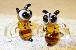 Bee - glass animal / figurine, made in Czech Republic, quality handwork