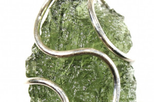 Moldavite pendant 1.82 grams in a silver cage (Ag 925), made in the Czech Republic, quality handmade