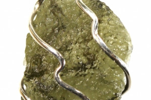 Moldavite pendant 1.95 grams in a silver cage (Ag 925), made in the Czech Republic, quality handmade, unisex pendant