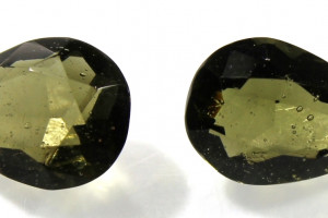 Faceted moldavites, total 4.25 carats, price for 2 pieces, natural Czech moldavites
