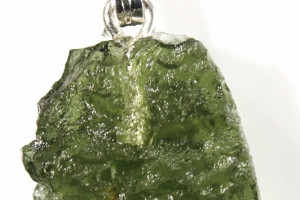 Moldavite pendant 1.33 grams, Ag 925, made in the Czech Republic, quality handmade, unisex pendant
