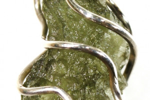 Moldavite pendant 1.38 grams in a silver cage (Ag 925), made in the Czech Republic, quality handmade, unisex pendant