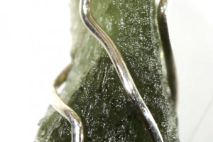 Moldavite pendant 1.77 grams in a silver cage (Ag 925), made in the Czech Republic, quality handmade, unisex pendant