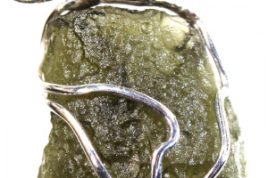 Moldavite pendant 1.6 grams in a silver cage (Ag 925), made in the Czech Republic, quality handmade, unisex pendant