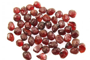 Pyrope - Czech garnet from the locality "TŘEBENICE" (Central Bohemian Uplands), approx. 2 - 2.5 mm, tiny crystals in gem quality, price for 25 pieces
