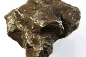 Sikhote-Alin (Сихотэ-Алинь), Maritime Territory, Russia, type: Iron IIB, Coarest Octahedrite, 47.42 grams, 34x32x19 mm