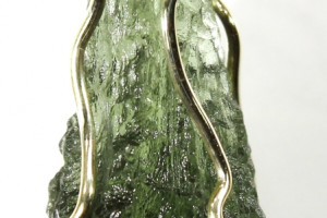 Gold (Au 585) pendant, 2.3 grams - natural Czech moldavite from locality CHLUM in a gold cage, made in the Czech Republic, quality handmade, unisex pendant