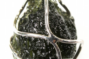 Moldavite pendant 2.95 grams in a silver cage (Ag 925), made in the Czech Republic, quality handmade, unisex pendant