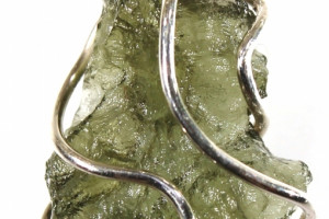 Moldavite pendant 1.51 grams in a silver cage (Ag 925), made in the Czech Republic, quality handmade, unisex pendant