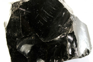 Black obsidian, Mexico, 107.9 grams, 55x49x31 mm, natural volcanic glass
