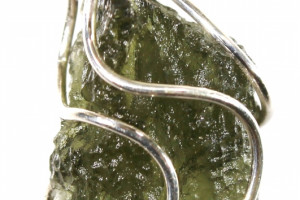 Moldavite pendant 2.18 grams in a silver cage (Ag 925), made in the Czech Republic, quality handmade