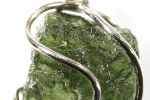 Moldavite pendant in a silver cage (Ag 925)